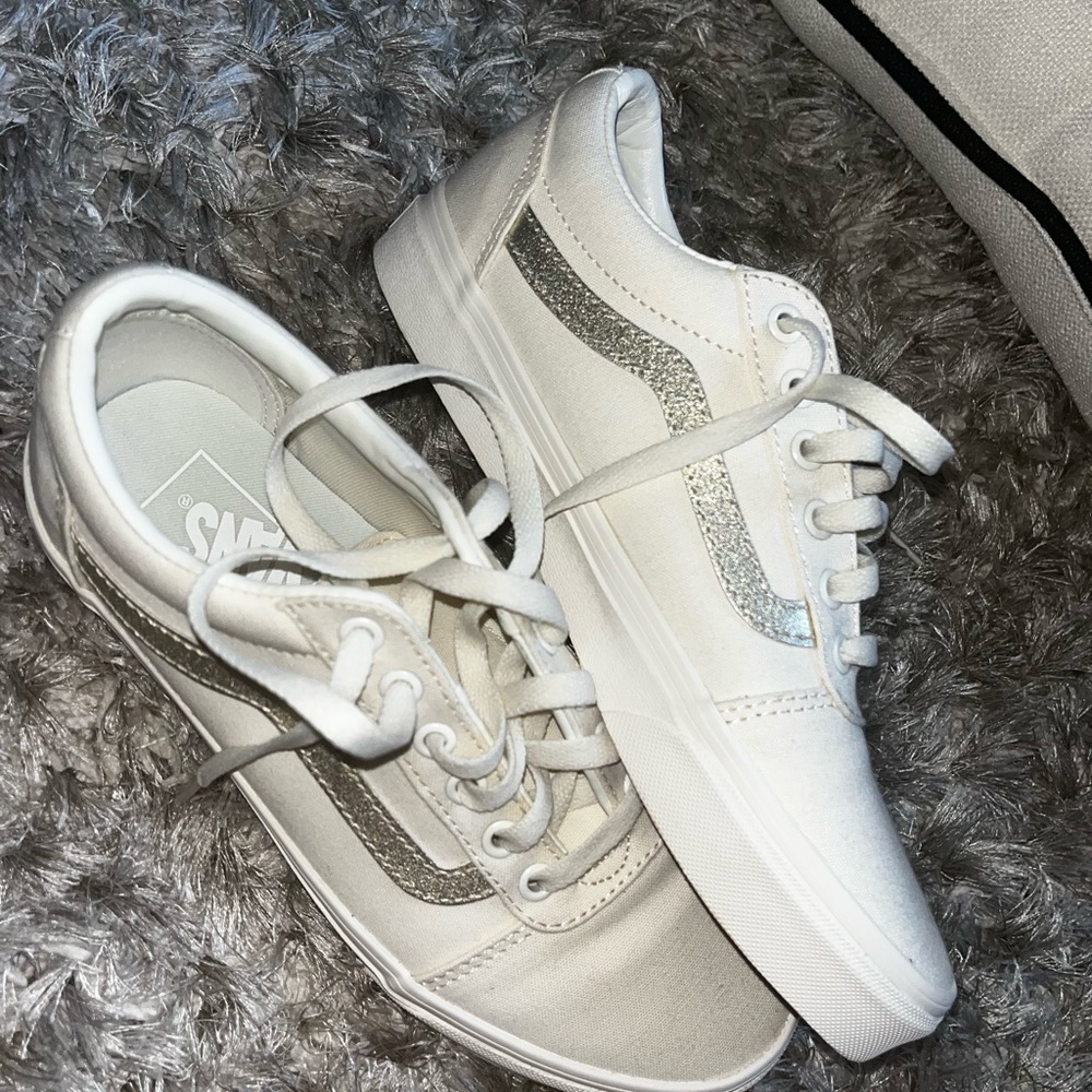 Women size 8 vans never worn